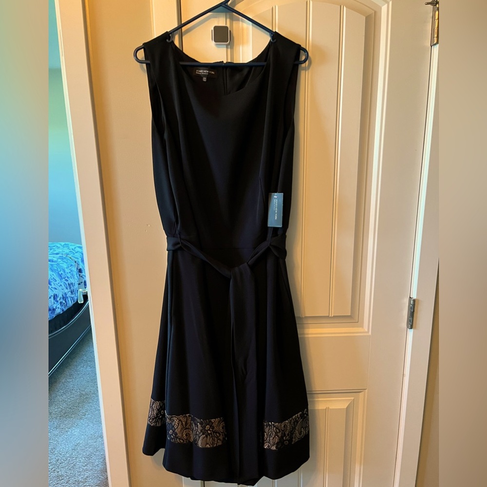 NEW WITH TAGS, GORGEOUS JONES NEW YORK DRESS. SIZE 20W